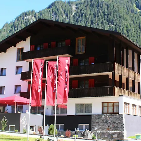 فندق First Mountain Montafon 3*